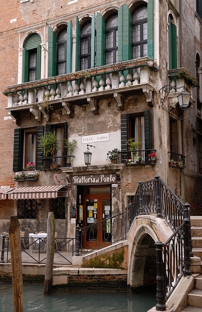 Bridge Cafe, Venice, Italy